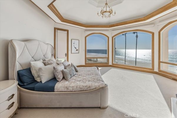 Bedroom, Interior, Water