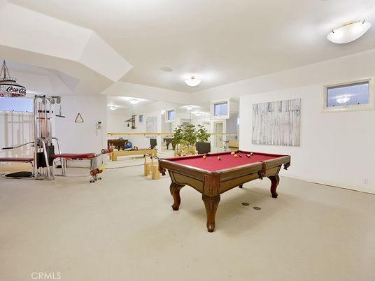 Billiard Table, Game Room, Interior