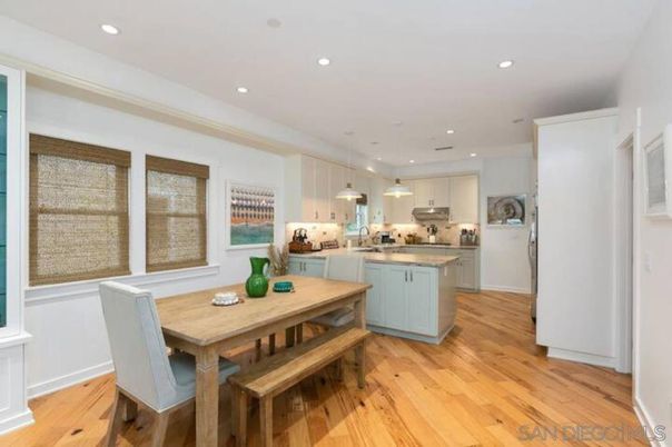 Dining room, Interior, Kitchen, Pendant Lights, Recessed Lighting, Wood Texture Flooring