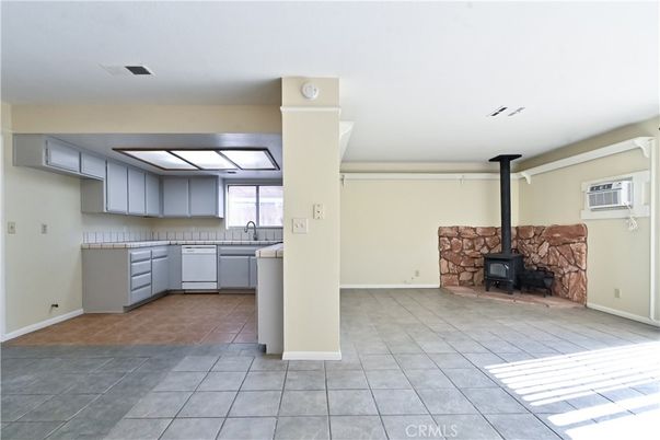 Fireplace, Interior, Kitchen