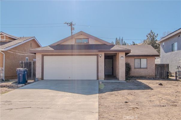 Attached, Exterior, Facade, Ranch