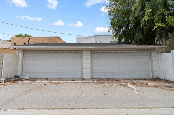 Detached Garage, Exterior