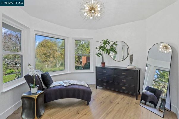 Interior, Pendant Lights, Wood Texture Flooring