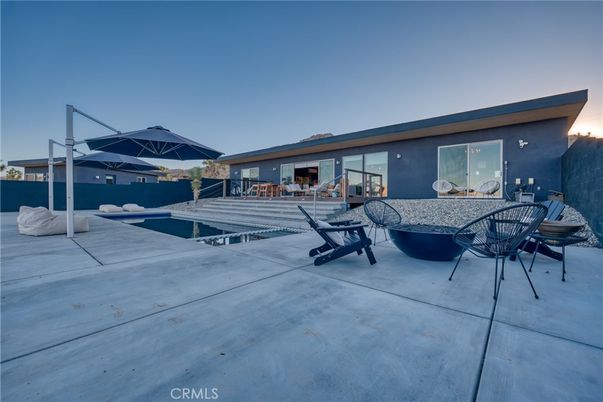 Exterior, Pool