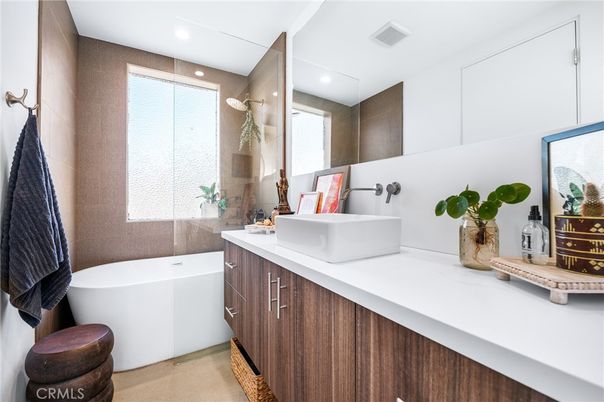 Bathroom, Free Standing Baths, Glass Shower, Interior, Recessed Lighting