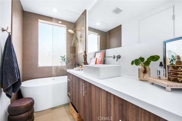 Bathroom, Free Standing Baths, Glass Shower, Interior, Recessed Lighting