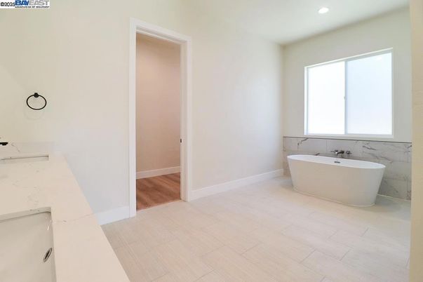 Bathroom, Free Standing Baths, Interior, Recessed Lighting, Wood Texture Flooring