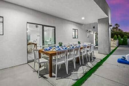 Dining room, Interior, Recessed Lighting