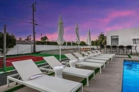 Exterior, Pool