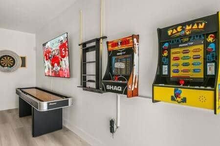 Game Room, Interior, Wood Texture Flooring