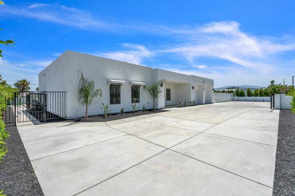 Backyard, Exterior, Facade, Modern