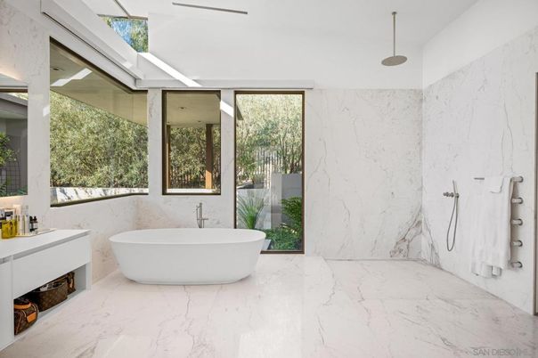 Bathroom, Free Standing Baths, Interior, Marble, Marble Walls
