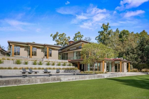 Backyard, Exterior, Facade, Mediterranean