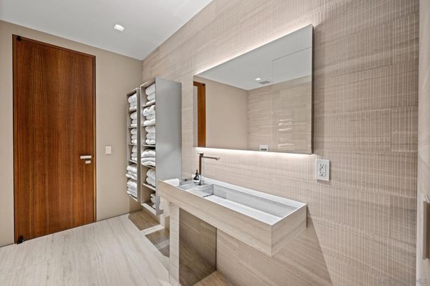 Bathroom, Interior, Recessed Lighting