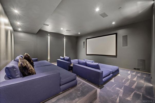 Interior, Projection Screen, Recessed Lighting, Theatre Room