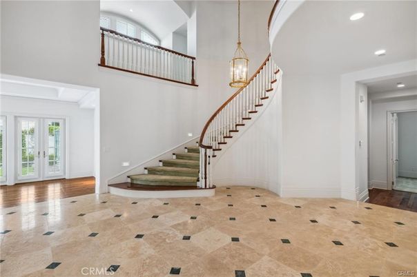 Interior, Pendant Lights, Recessed Lighting, Wood Texture Flooring