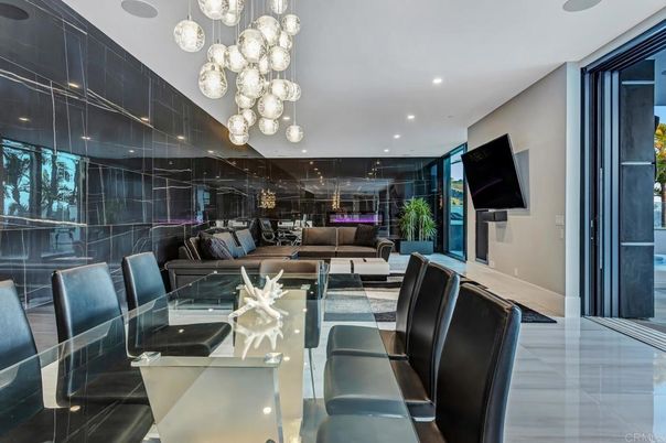 Dining room, Interior, Living room, Pendant Lights, Recessed Lighting