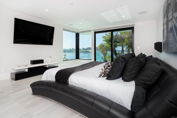 Bedroom, Interior, Recessed Lighting, Water, Wood Texture Flooring
