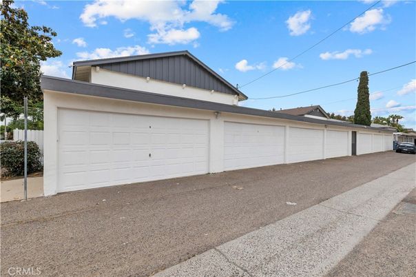 Detached Garage, Exterior