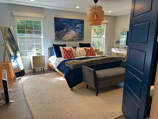 Interior, Living room, Pendant Lights, Recessed Lighting, Wood Texture Flooring