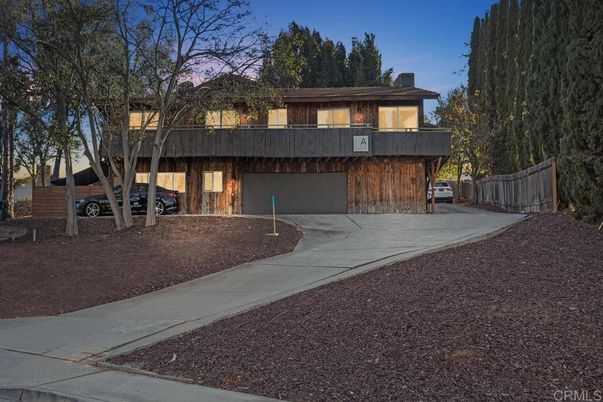 Attached, Backyard, Exterior, Facade, Modern