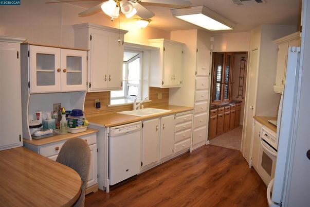 Interior, Kitchen, Wood Texture Flooring