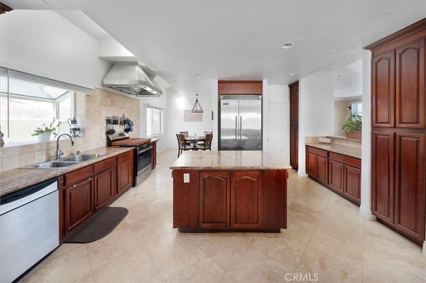 Dining room, Interior, Kitchen, Recessed Lighting, Stainless Steel Appliances