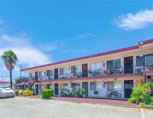 Exterior, Facade, Condo Building