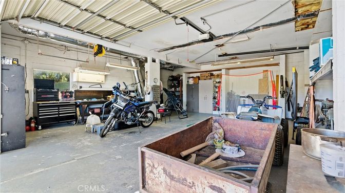 Garage, Interior