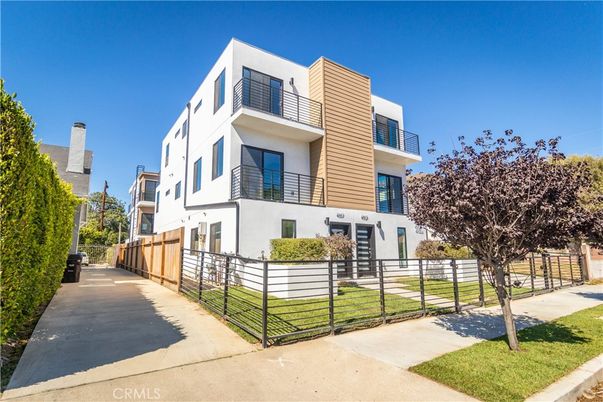 Backyard, Exterior, Facade, Modern