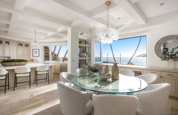 Dining room, Interior, Pendant Lights, Recessed Lighting, Water