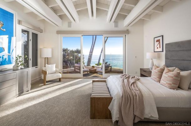 Bedroom, Interior, Water
