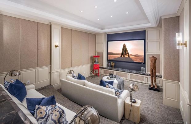 Interior, Projection Screen, Recessed Lighting, Theatre Room