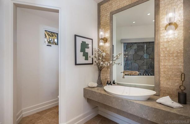 Bathroom, Interior, Recessed Lighting