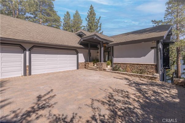 Attached, Exterior, Facade, Ranch