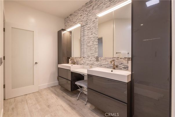 Bathroom, Dual Sink Vanities, Interior, Wood Texture Flooring