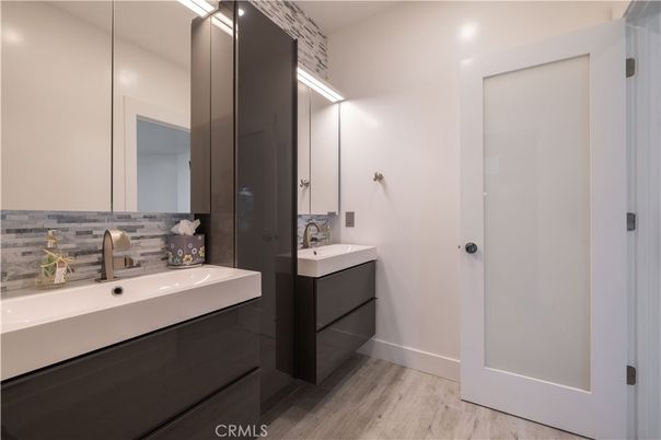 Bathroom, Dual Sink Vanities, Interior, Wood Texture Flooring