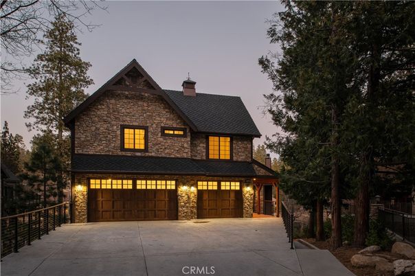 Attached, Exterior, Facade, Brick Traditional