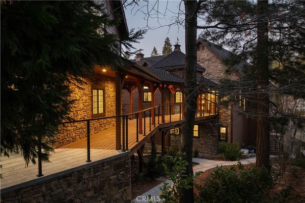 Exterior, Facade, Log Home