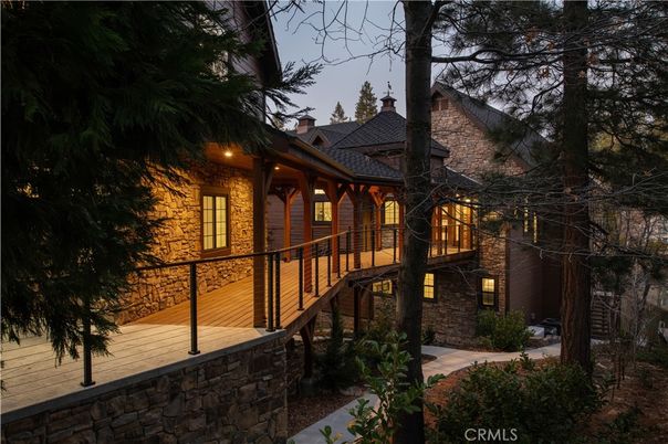 Exterior, Facade, Log Home