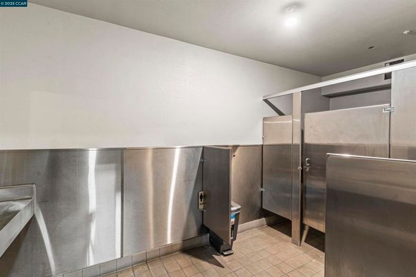 Interior, Stainless Steel Appliances