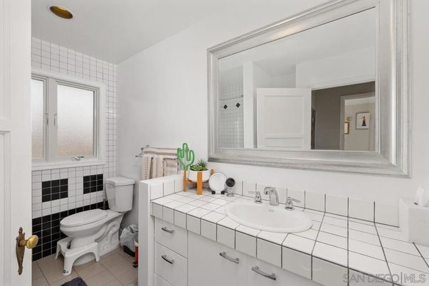 Bathroom, Interior, Tile Countertops