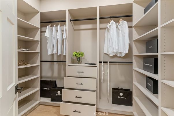 Interior, Walk-in Closets, Wood Texture Flooring