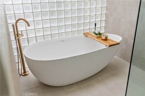 Bathroom, Free Standing Baths, Interior