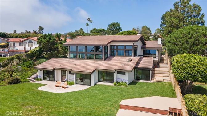 Backyard, Exterior, Facade, Modern