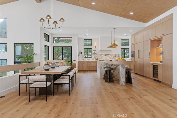 Chandelier, Dining room, Interior, Kitchen, Pendant Lights, Recessed Lighting, Wood Texture Flooring