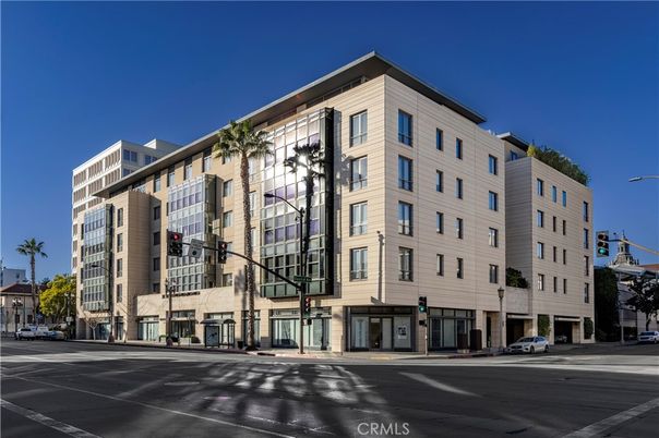 Exterior, Facade, Condo Building