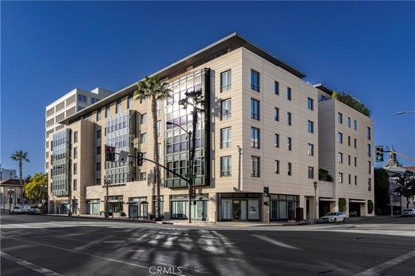 Exterior, Facade, Condo Building