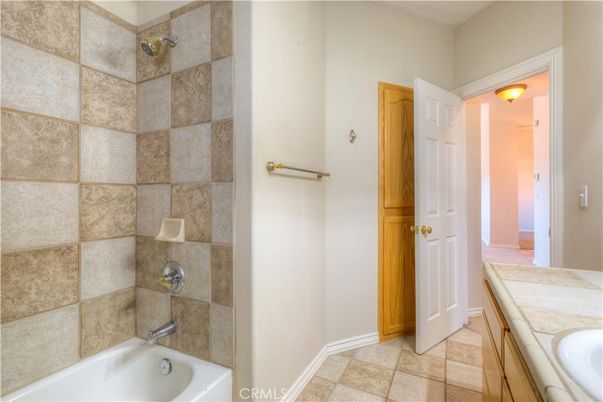 Bathroom, Interior, Tile Countertops