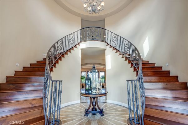 Chandelier, Interior